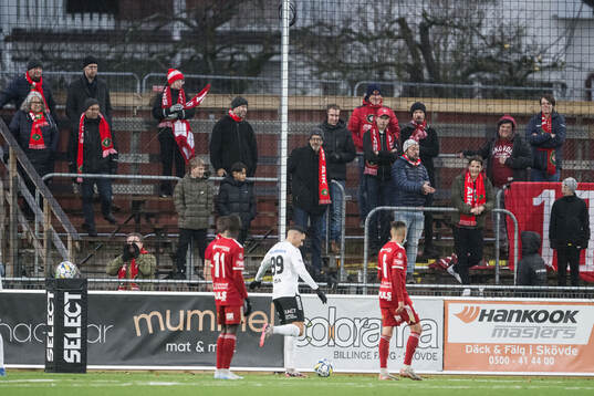 Skövde supportrar på läktaren