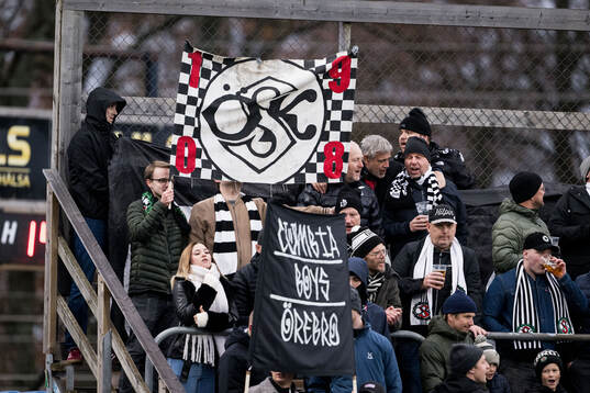 Örebrosupportrar på läktaren