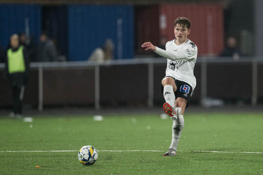 Örebros Erik McCue