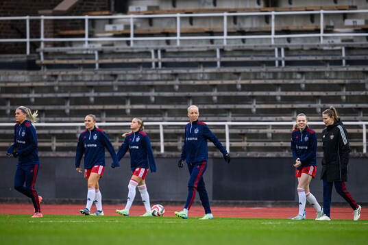 Rosengårds Olivia Schough, Caroline Seger och Bea Sprung