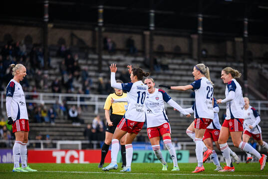 Rosengårds Momoko Tanikawa jublar med lagkamrater