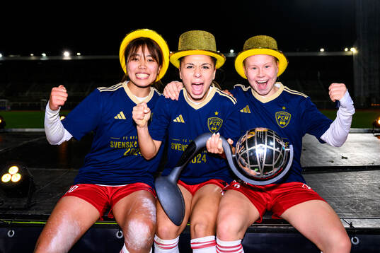 Rosengårds Momoko Tanikawa, Mikaela Stojanovska och Anni