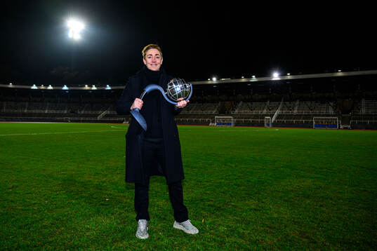 Rosengårds sportchef Therese Sjögran jublar med