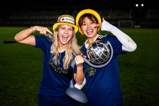 Rosengårds Olivia Holdt och Momoko Tanikawa  jublar