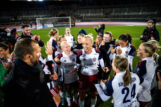 Rosengårds spelare jublar