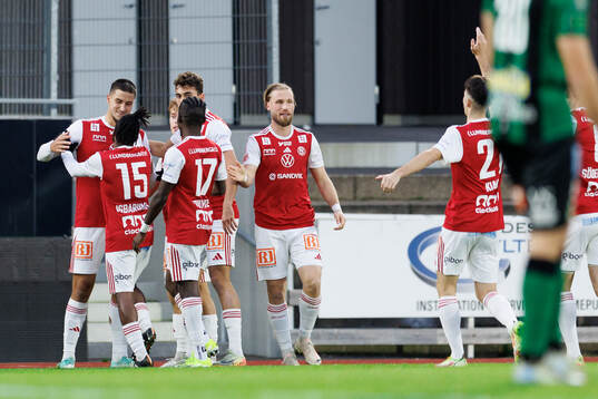 Bläddra bland fler bilder av Fotboll, Superettan, Varberg - Sandvikens IF