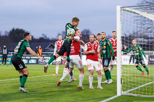 Varbergs Gustav Broman och Sandvikens IFs Daniel Söderberg