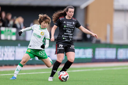 Hammarbys Asato Miyagawa och Piteås Hannah Tillett