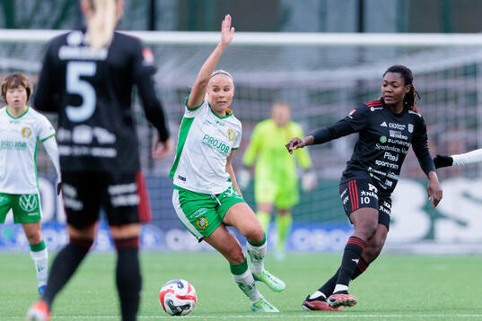 Hammarbys Stina Lennartsson och Piteås Anam Imo