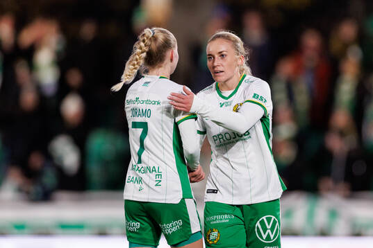 Hammarbys Ellen Gibson och Emilie Joramo jublar
