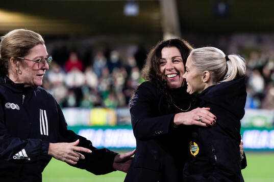 Svenska fotbollsförbundets Andrea Möllerberg och Alice