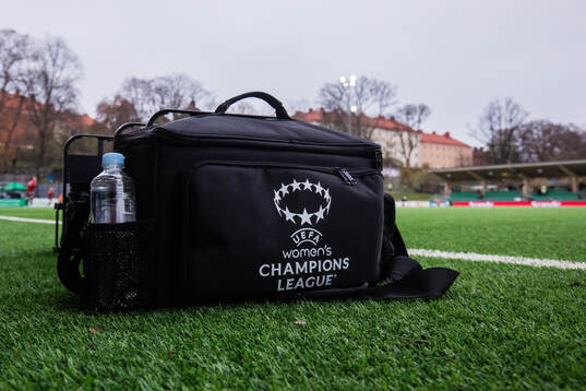 En väska med logotypen för UEFA Women´s Champions League
