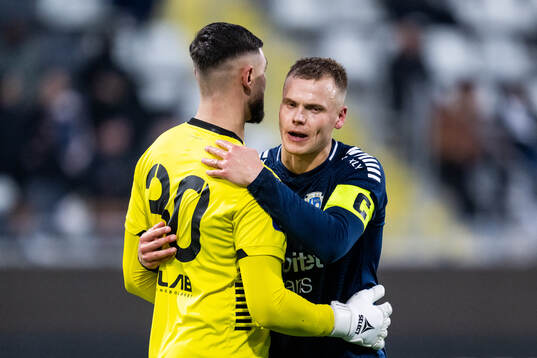 Utsiktens målvakt Elias Hadaya och Jesper Brandt