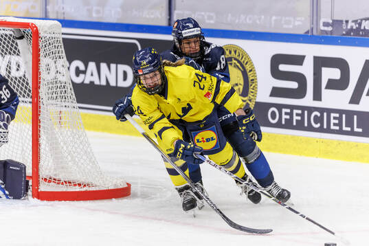 Ebba Hedqvist of Sweden and Jenniina Nylund of Finland