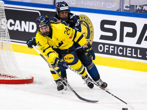 Ebba Hedqvist of Sweden against Jenniina Nylund of Finland