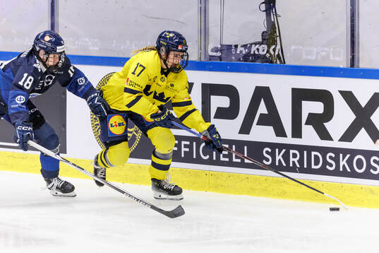 Jenniina Nylund of Finland and Sofie Lundin of Sweden