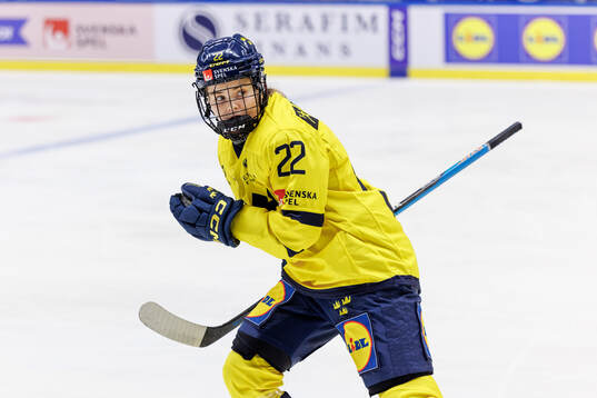 Hanna Thuvik of Sweden celebrates