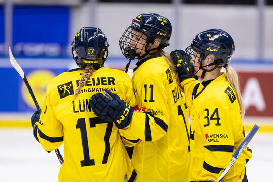 Sofie Lundin, Josefin Bouveng, and Mira Hallin of Sweden