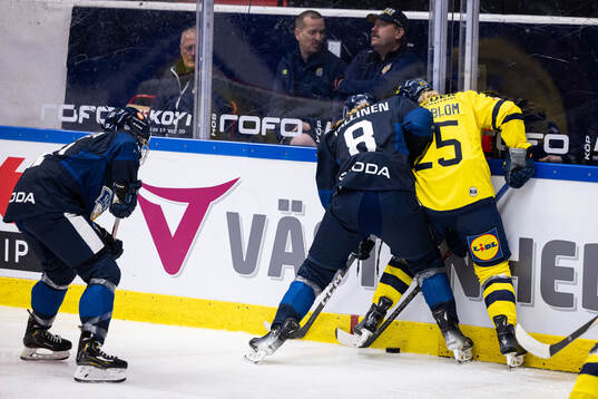 Tuuli Tallinen of Finland and Lina Ljungblom of Sweden