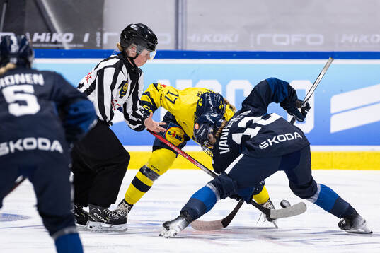 Sofie Lundin of Sweden and Sanni Vanhanen of Finland