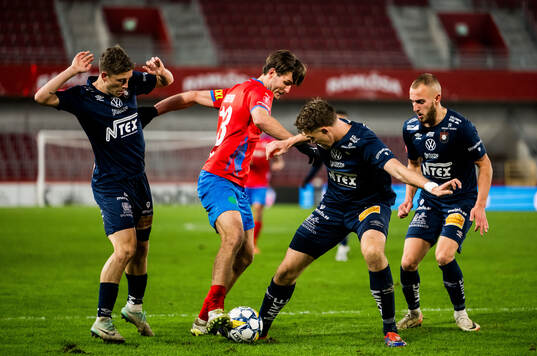 Helsingborgs Wilhelm Loeper och Örgrytes Daniel Paulson