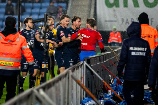 Örgrytes Daniel Paulson och Helsingborgs Taylor Silverholt