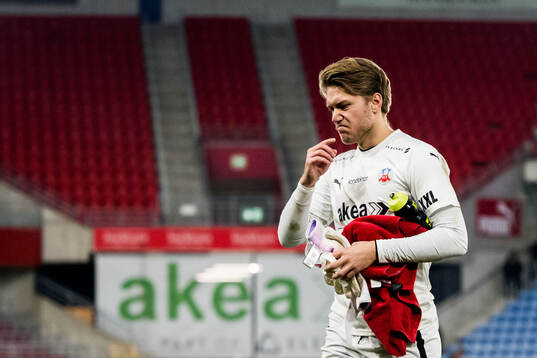 Helsingborgs målvakt Kalle Joelsson deppar
