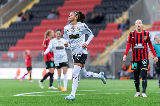 Häckens Felicia Schröder jublar