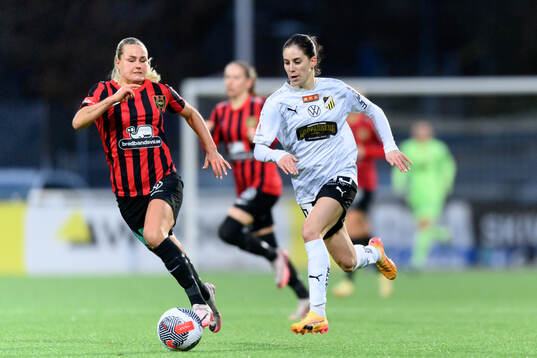 Brommapojkarnas Johanna Svedberg och Häckens Clarissa