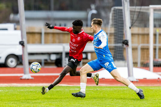 Trelleborgs Emmanuel Godwin och Oddevolds Anton Snibb