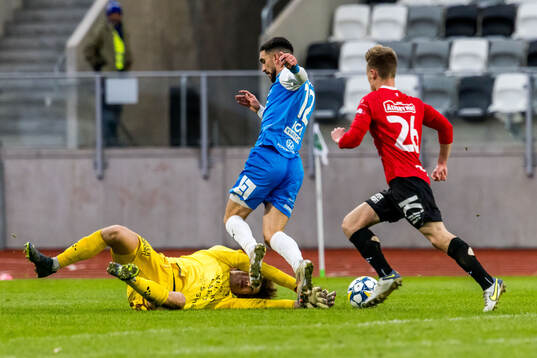 Trelleborgs målvakt Melker Ellborg och Oddevolds Daniel
