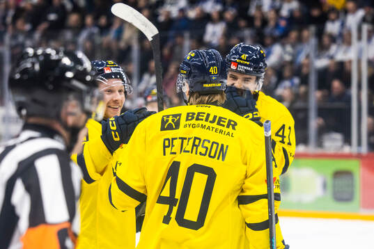 Oskar Steen of Sweden celebrates