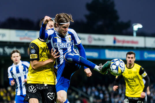 Mjällbys Rasmus Wikström och IFK Göteborgs Gustaf Norlin