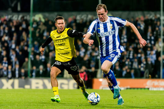 Mjällbys Nicklas Røjkjær och IFK Göteborgs Adam Carlén