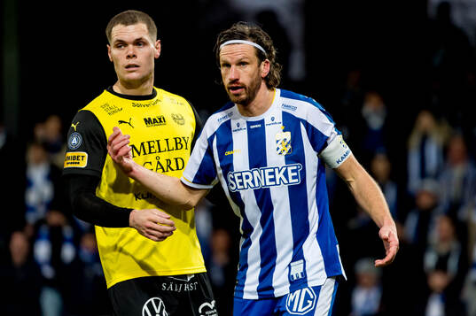 Mjällbys Jacob Bergström och IFK Göteborgs Gustav