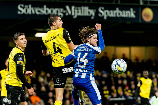 Mjällbys Rasmus Wikström och IFK Göteborgs Gustaf Norlin
