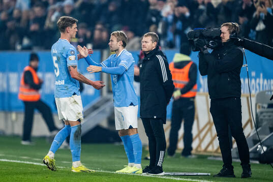 Malmö FFs Søren Rieks byts ut mot Oscar Lewicki