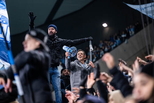 Malmö FFs Søren Rieks jublar med supportrarna