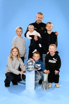 Malmö FFs Oscar Lewicki med familj