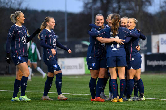 Malmö FFs målskytt Mia Persson jublar