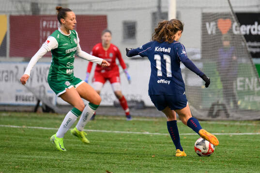Alingsås Emmy Blomberg och Malmö FFs Matilda Eriksson