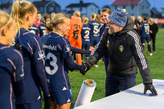 Malmö FFs spelare tar emot guldmedaljer