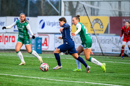 Alingsås Ebba Ranieli , Malmö FFs Ema Paljevic  samt