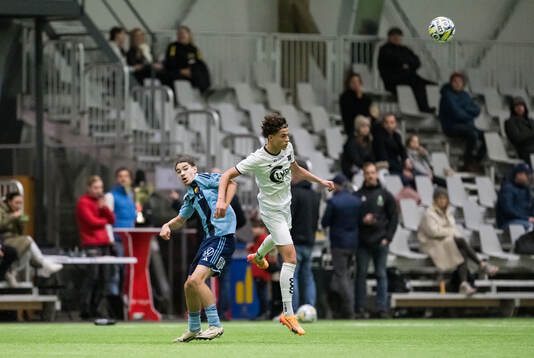 Djurgårdens Samuel Ramos och Vikings Elias Dahman