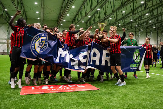 Brommapojkarnas spelare jublar