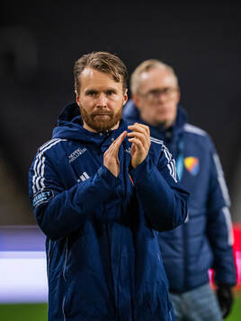 Djurgårdens Jacob Larsson tackar publiken