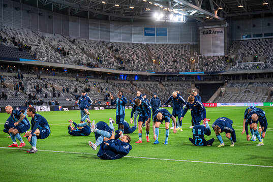 Djurgårdens spelare tackar publiken
