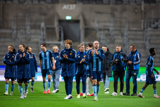 Djurgårdens spelare tackar publiken