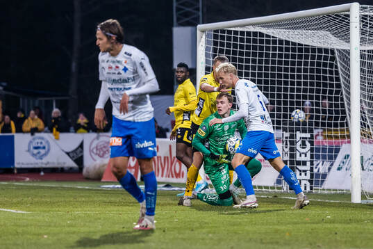Elfsborgs målvakt Marcus Bundgaard Sörensen och Värnamos