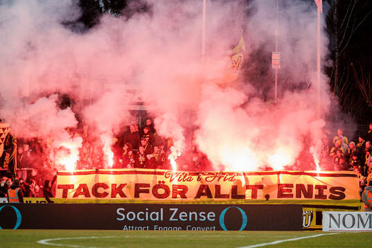 Elfsborgs supportrar med banderoll